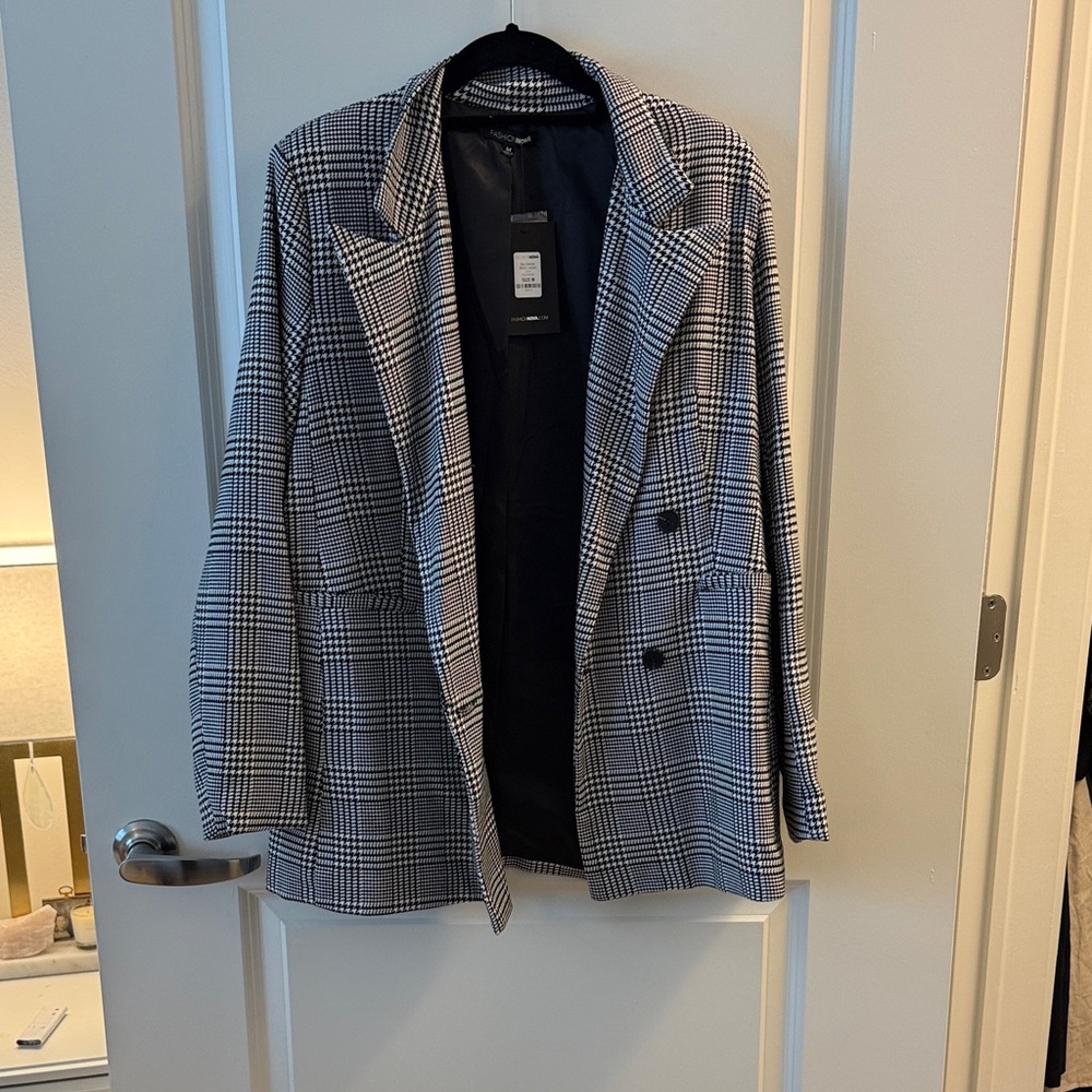 Stylish Black and White Plaid Blazer